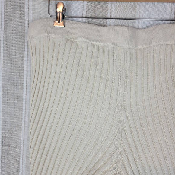 GAP Maternity Ribbed Matching Set - Picture 11 of 12